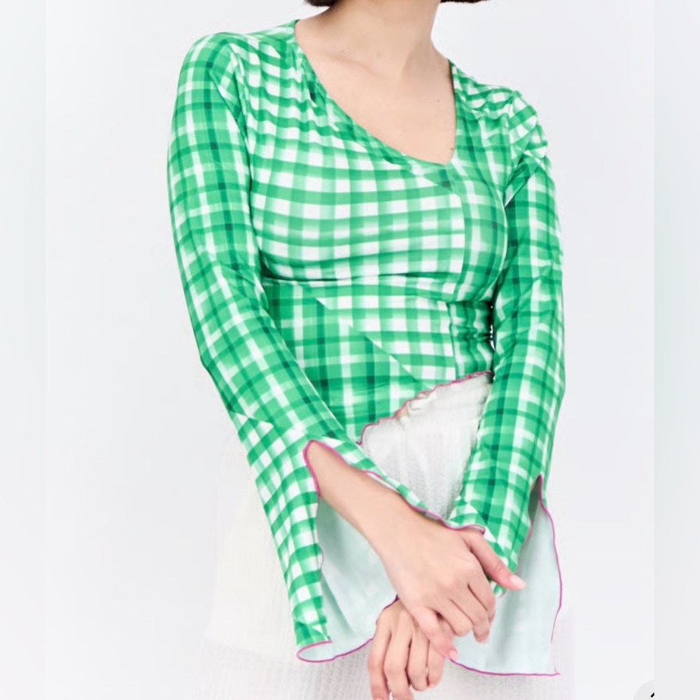 ONLY V-Neck Asymmetrical  Long Sleeves Checkered Crop Top